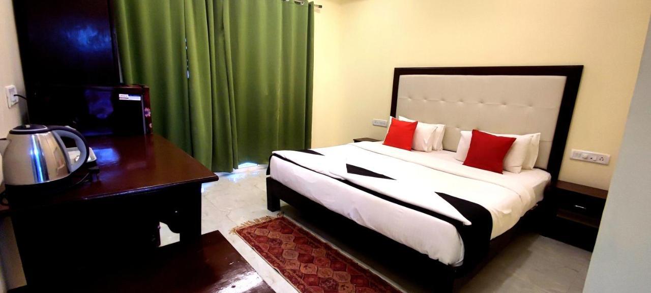 Royal Tulip Beach Cottages Arambol Esterno foto